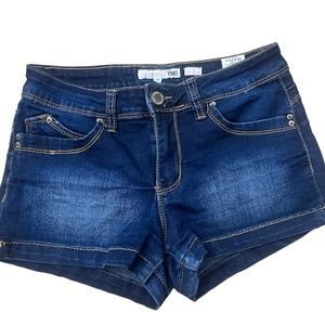 Bootie popping shorts